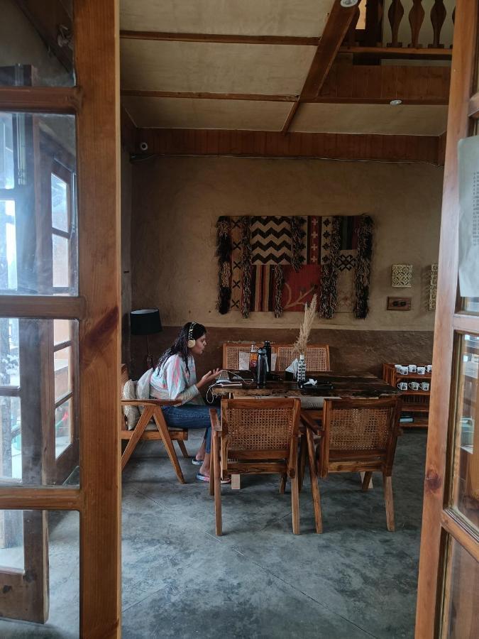 Sugar Cube Retreat Hostel ชิมลา ภายนอก รูปภาพ